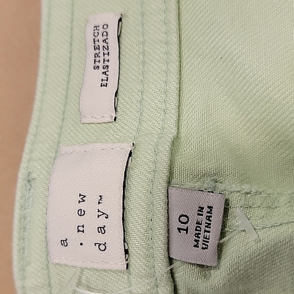 A New Day Size 10 Pistachio Green Straight Crop Denim Pants, Stretch - Picture 9 of 12